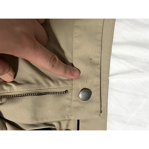 Lululemon Commission Classic-Fit Short 9"  Warpstreme - 36W - Picture 3 of 4